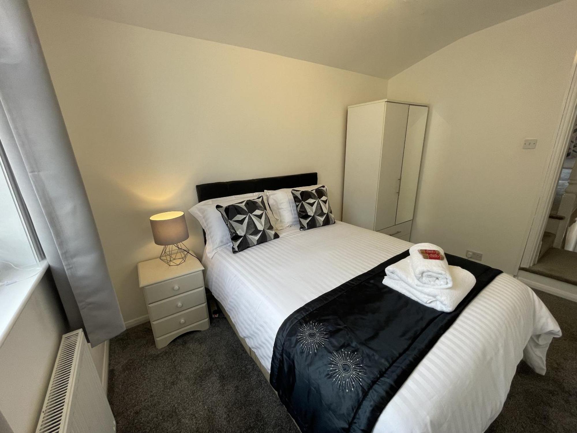 Robinhuts - 3 Bed Accommodation -Perfect For Contractors, Families & Students Kingston upon Hull Exterior foto